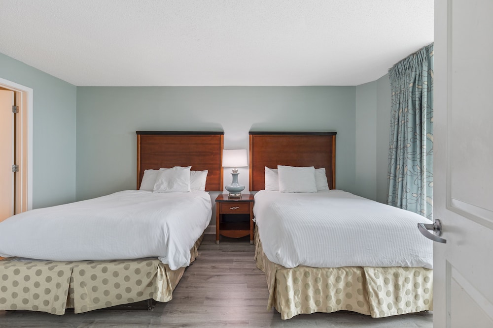 Sandy Beach Oceanfront Resort 15/50