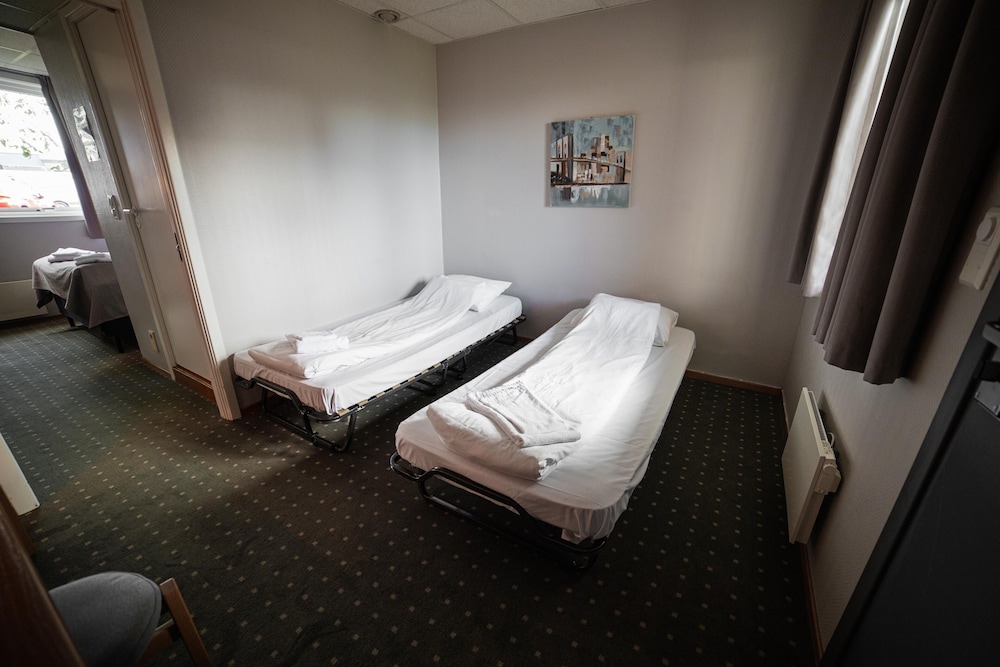 Sandefjord Motor Hotel 6/25