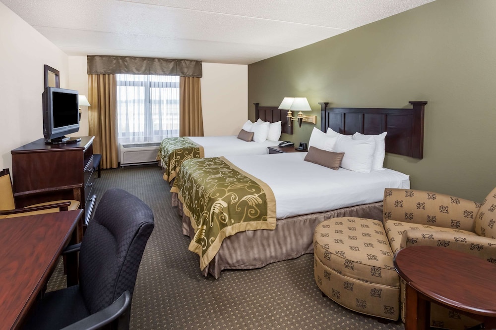 Wingate by Wyndham Peoria 7/28