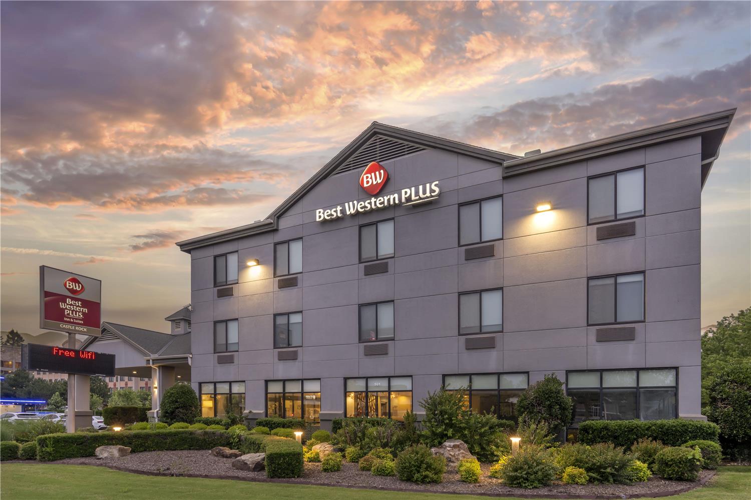 Best Western Plus Castlerock Inn & Suites 1/19