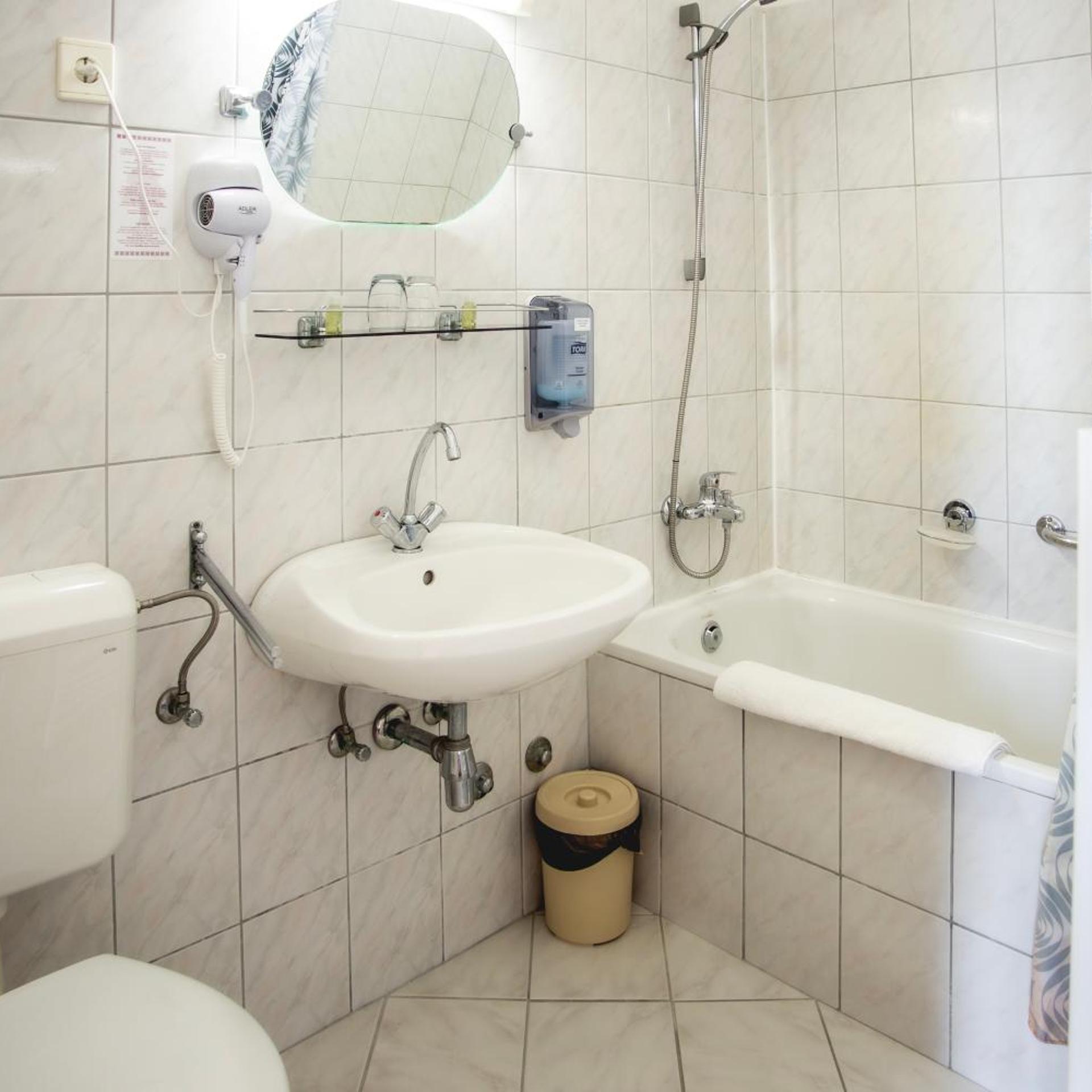 Hotel Kapos 45/50