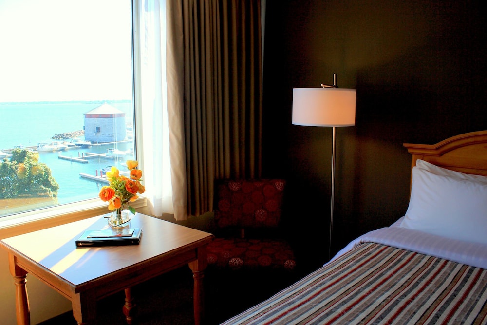 Confederation Place Hotel 29/68