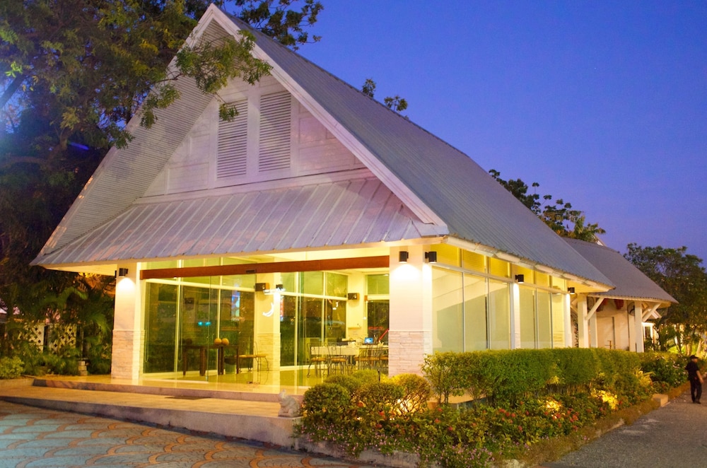 Charn Residence 1/31