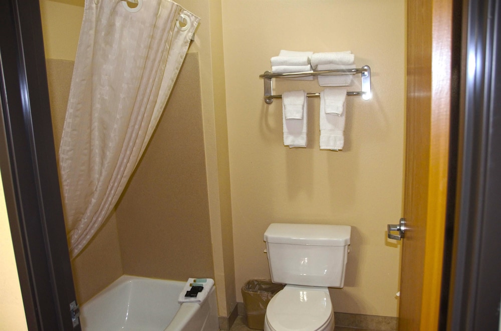 Americas Best Value Inn St. Robert 12/22