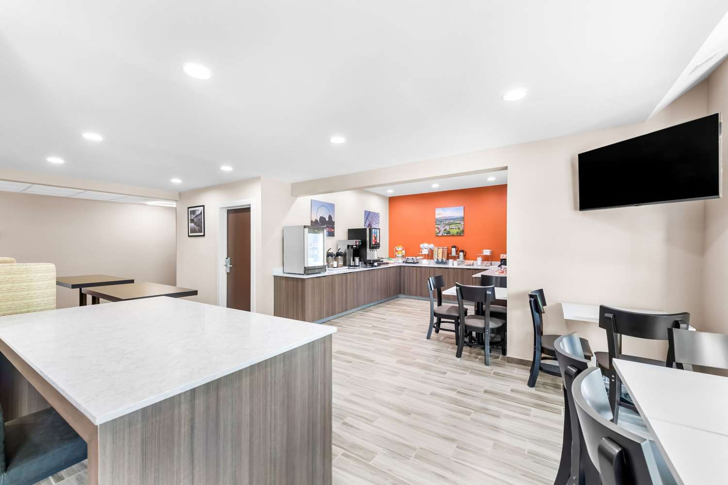 Sleep Inn & Suites Pigeon Forge - Downtown 33/43