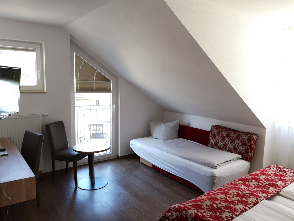 Room, Triple, 1 Double and 1 Single Bed, Hydromassage