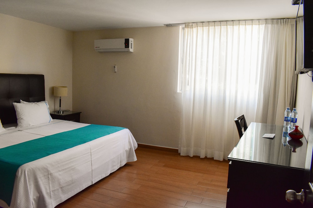 MASTER, SUITE