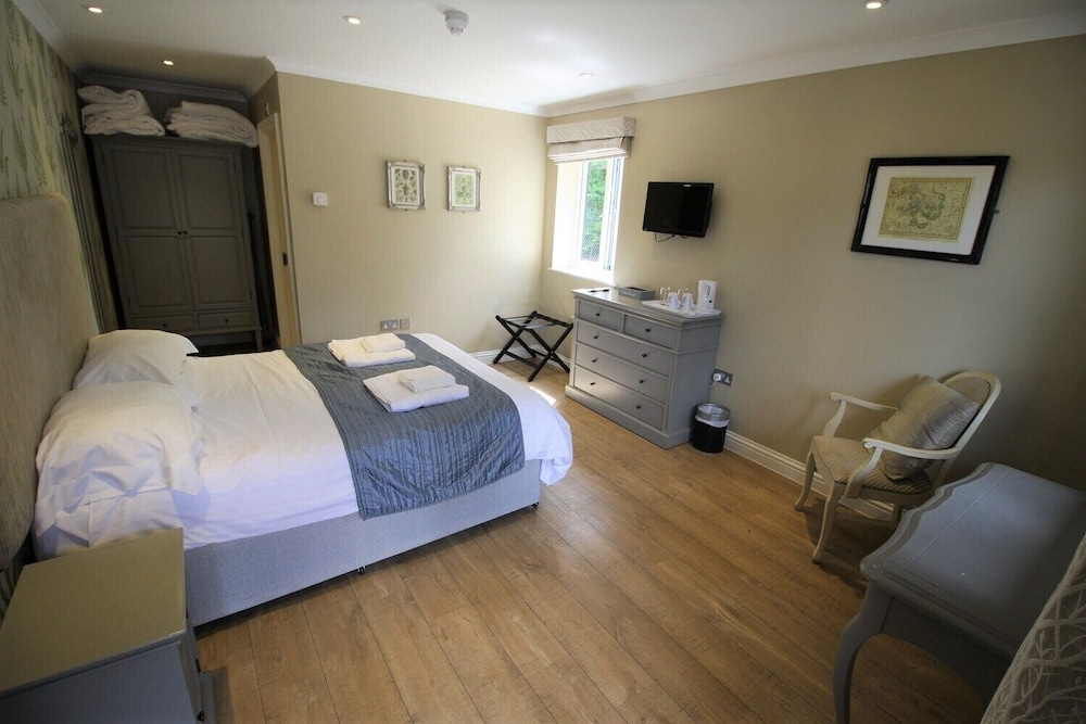 The Sun Inn 24/56