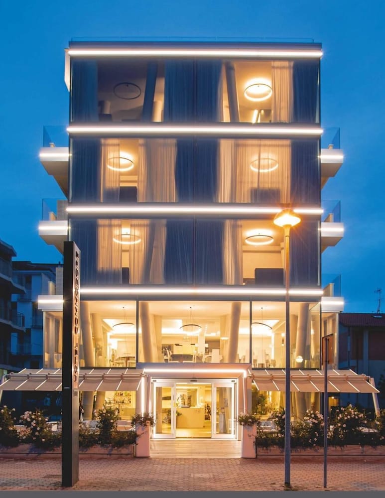 Hotel Commodore 2/69