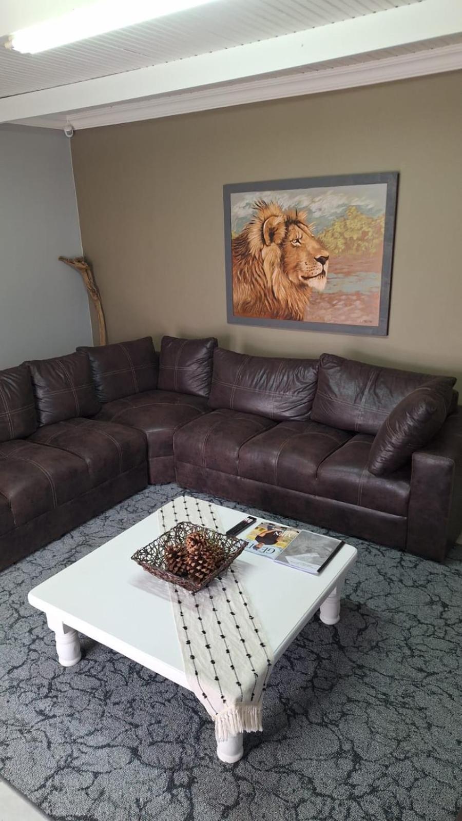 Lion Lodge 29/50