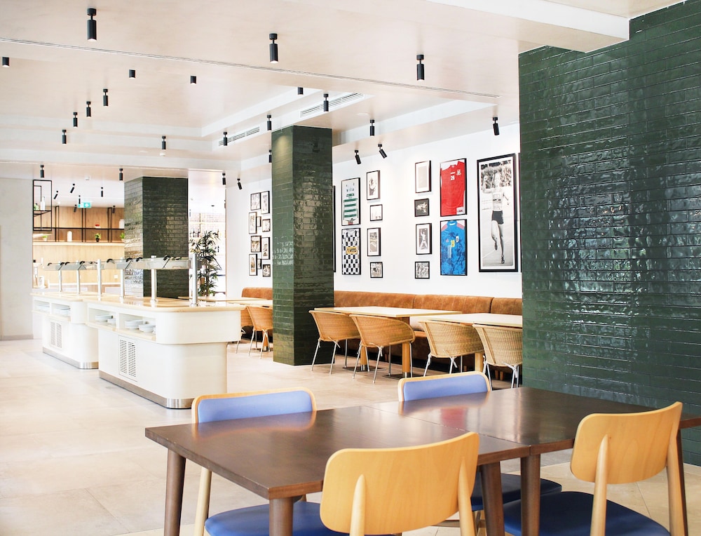 restaurant cafeteria