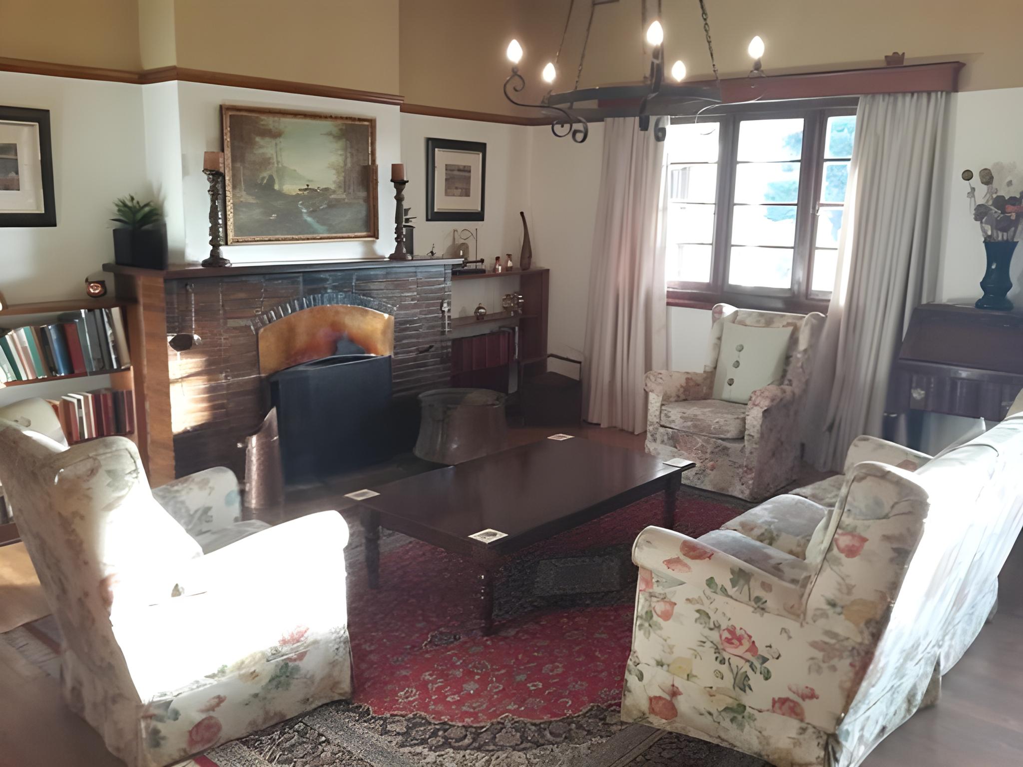 Somerset Guest Lodge 12/25
