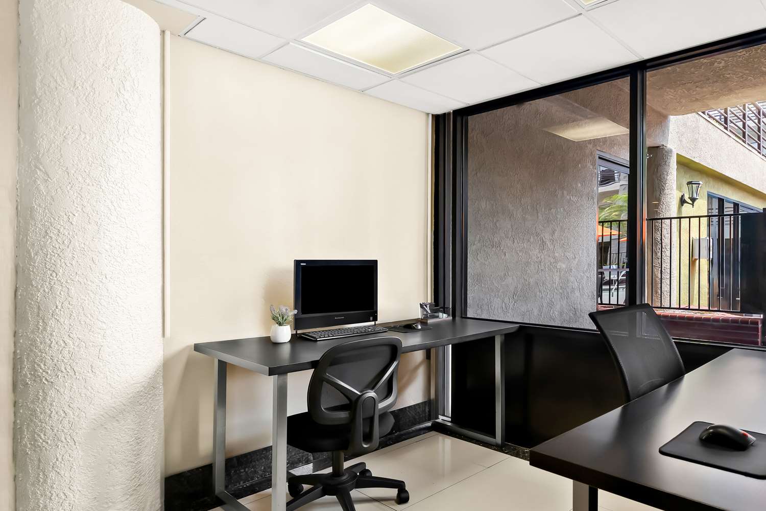 Best Western Plus Irvine Spectrum Hotel 29/33