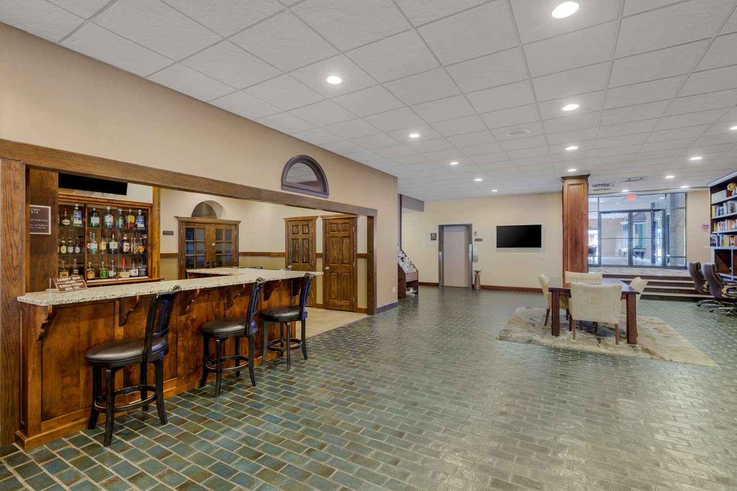 Best Western Plus Wooster Hotel & Conference Center 40/48
