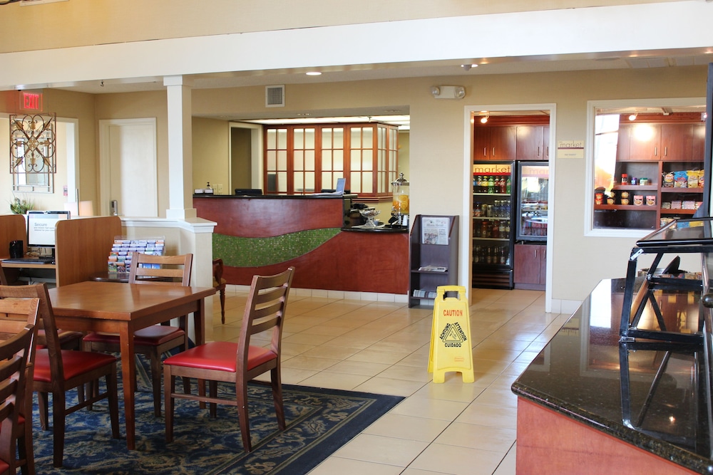 DORAL INN & SUITES MIAMI AIRPORT WEST 24/43