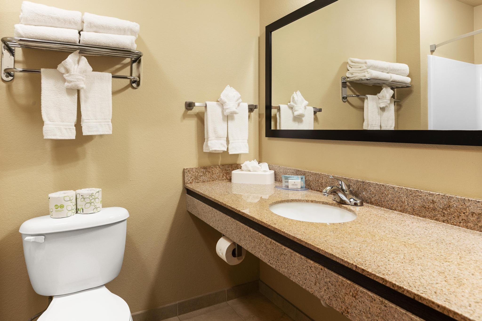 Cobblestone Hotel Knoxville 54/56
