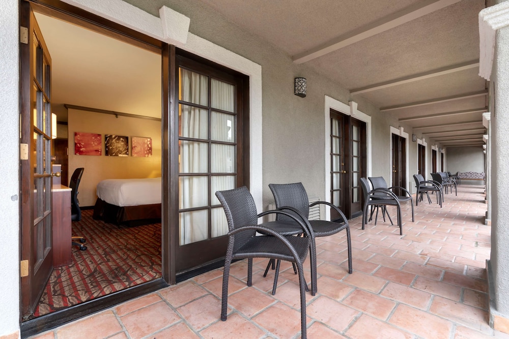 Best Western Plus Brookside Inn 29/62