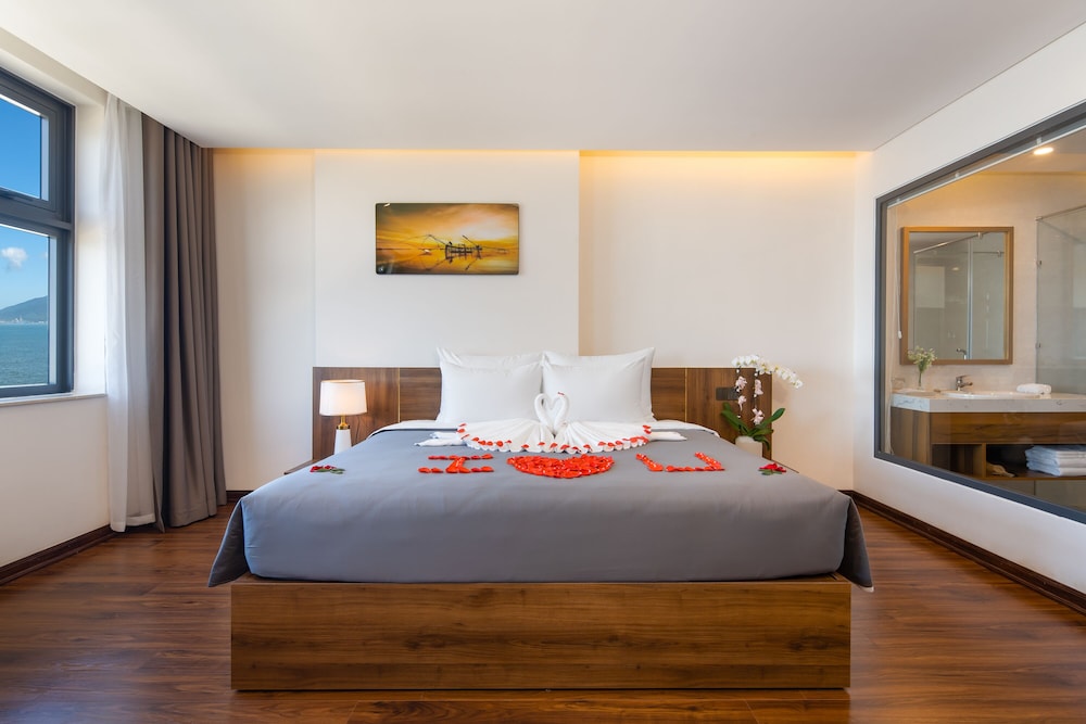 Avenis Hotel 10/37