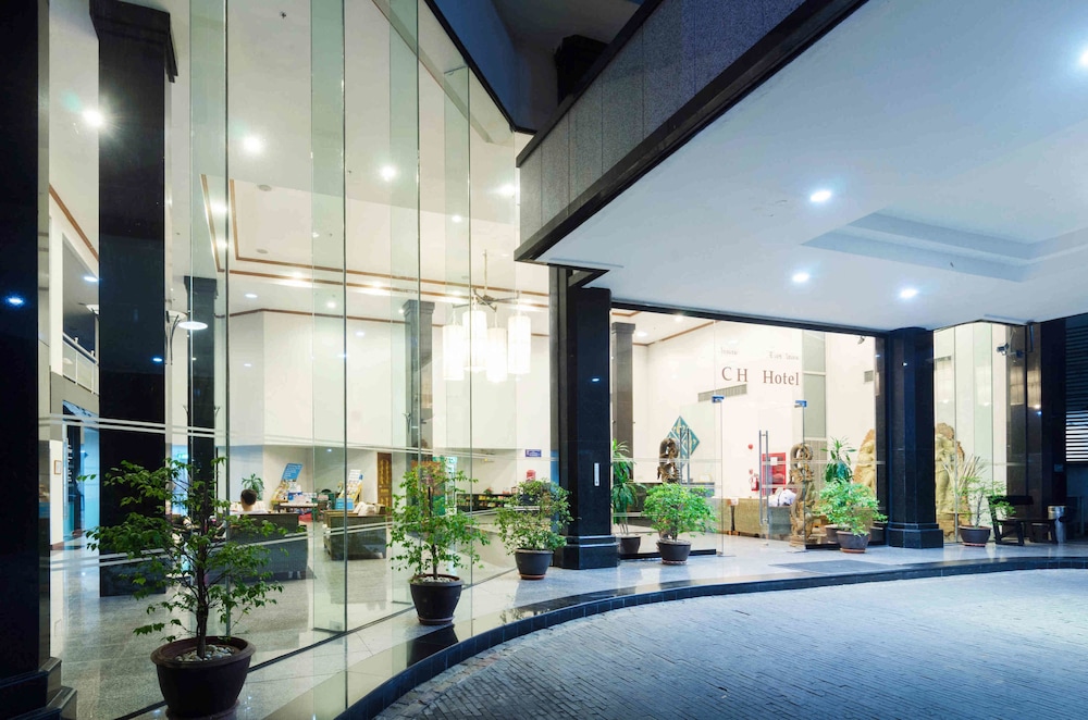 C H Hotel 42/49
