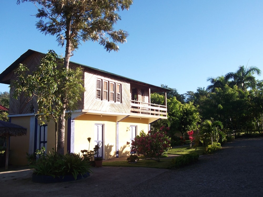 Los Bohios Campo Añil 7/50