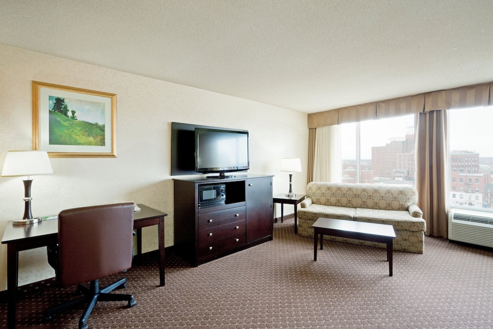 Holiday Inn Portland-By The Bay 38/74