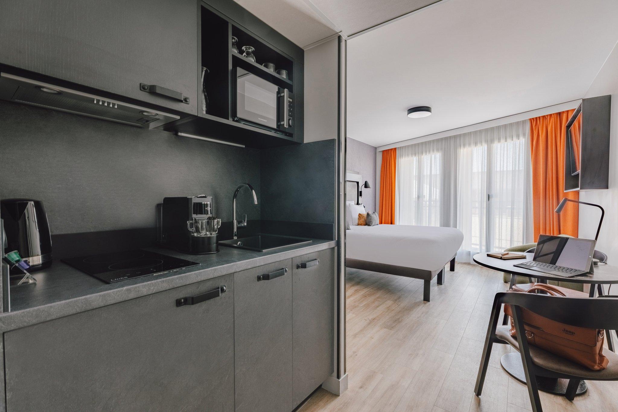 2 Bedrooms, Apartment