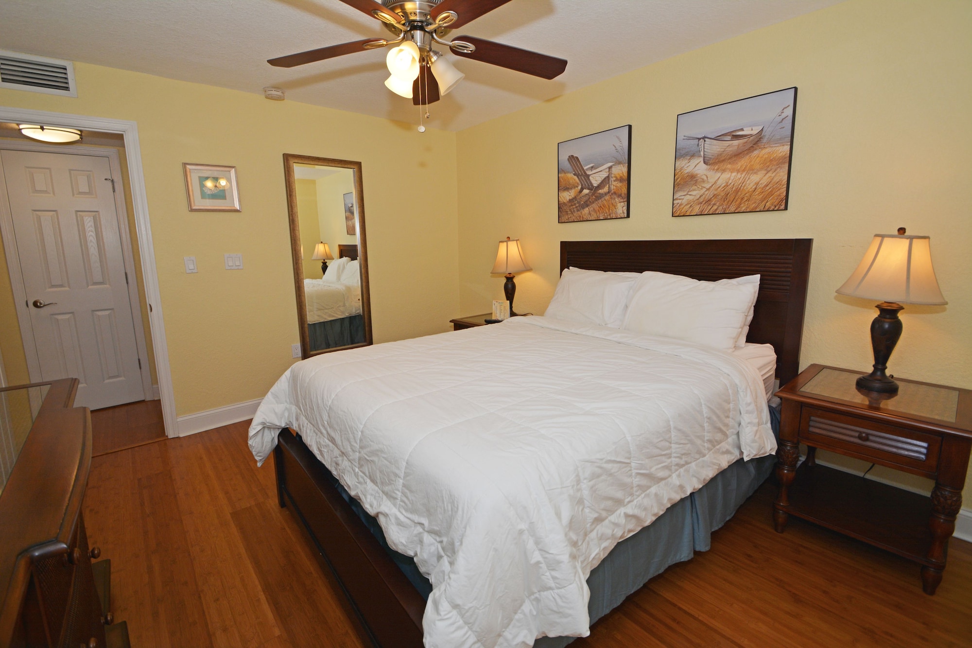 1 Bedroom, Condo, King Bed, Sofa, Kitchen