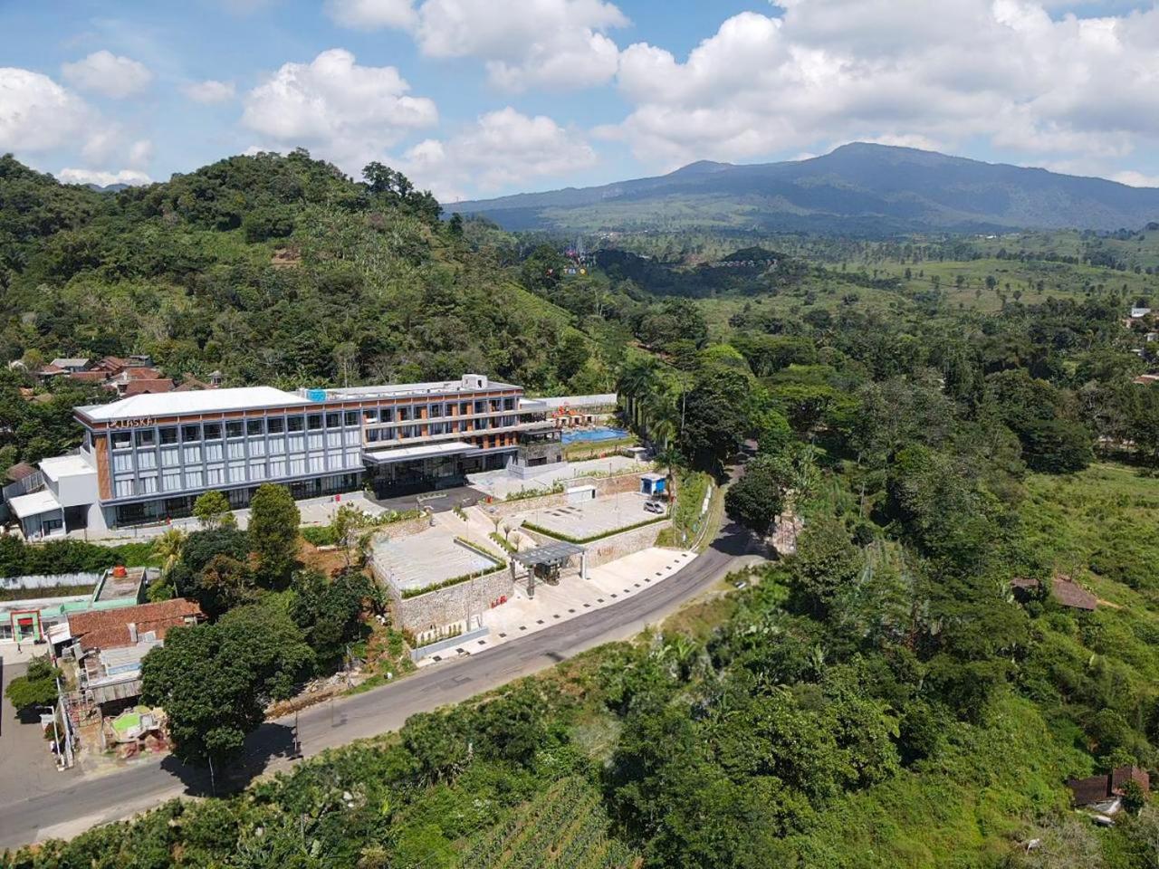 Laska Hotel and Resort Ciater 43/49