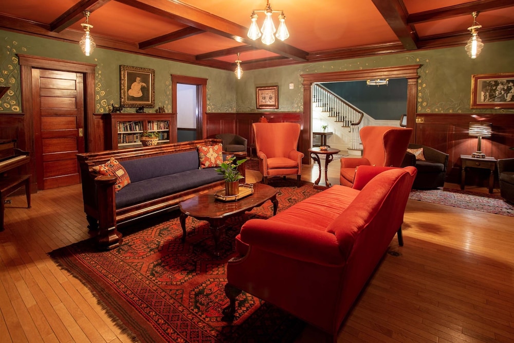 Hartness House Inn 26/50
