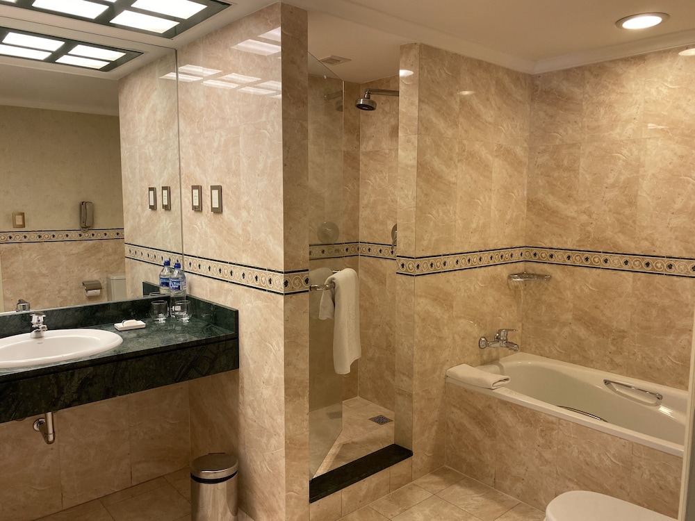 Hotel Emperador Buenos Aires 47/50