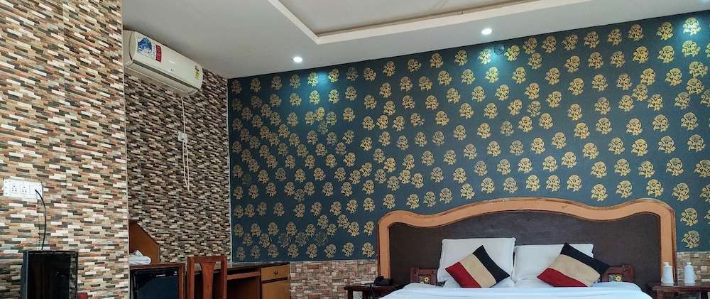 HOTEL SWARAJ RESORTS 42/73