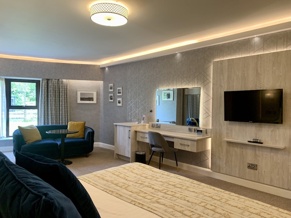 MILL PARK HOTEL 40/59
