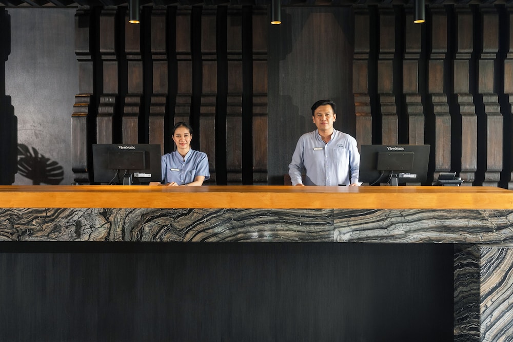 HOTEL IKON PHUKET 8/76