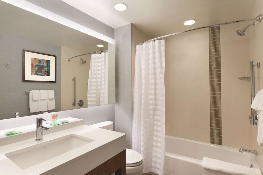 Hyatt Place Buffalo/Amherst 7/70
