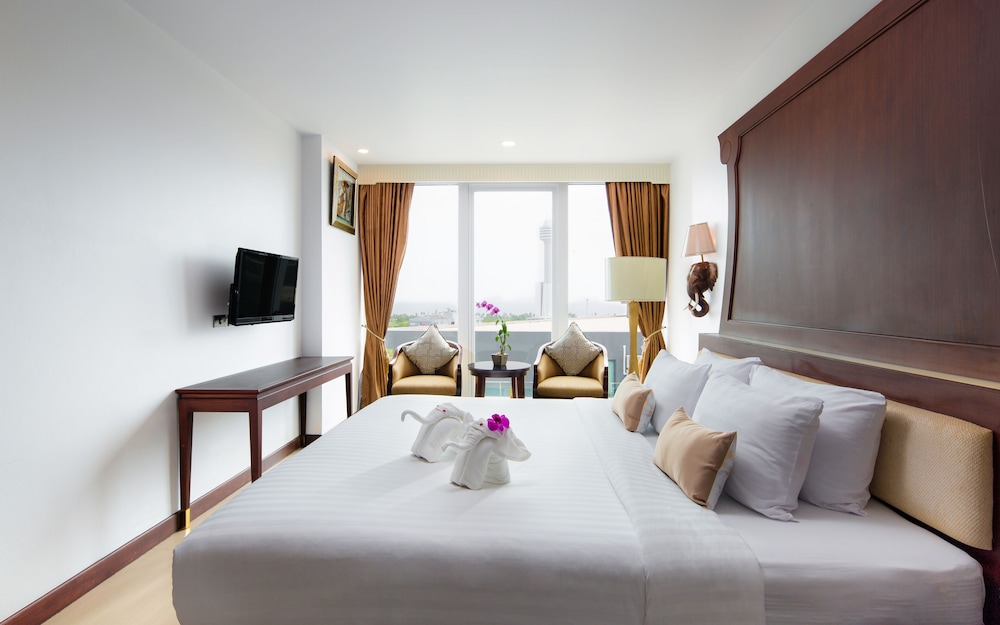 Aiyara Grand Hotel 22/77