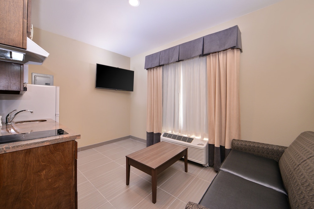 Best Western Plus Fort Stockton Hotel 27/35