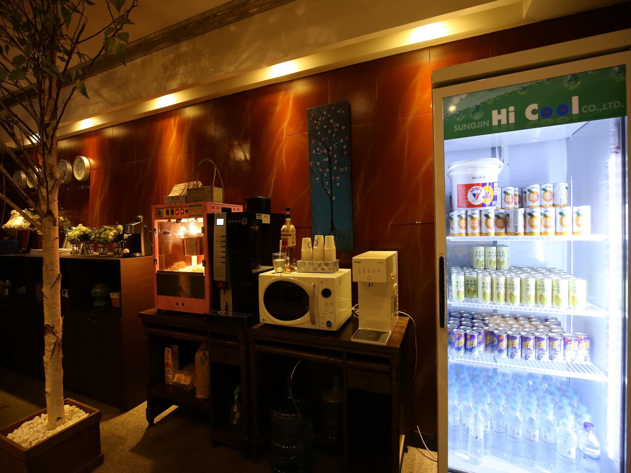 Mowon Hotel 12/71