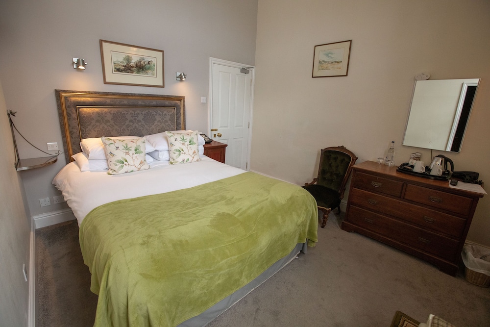 Grafton Manor 8/42