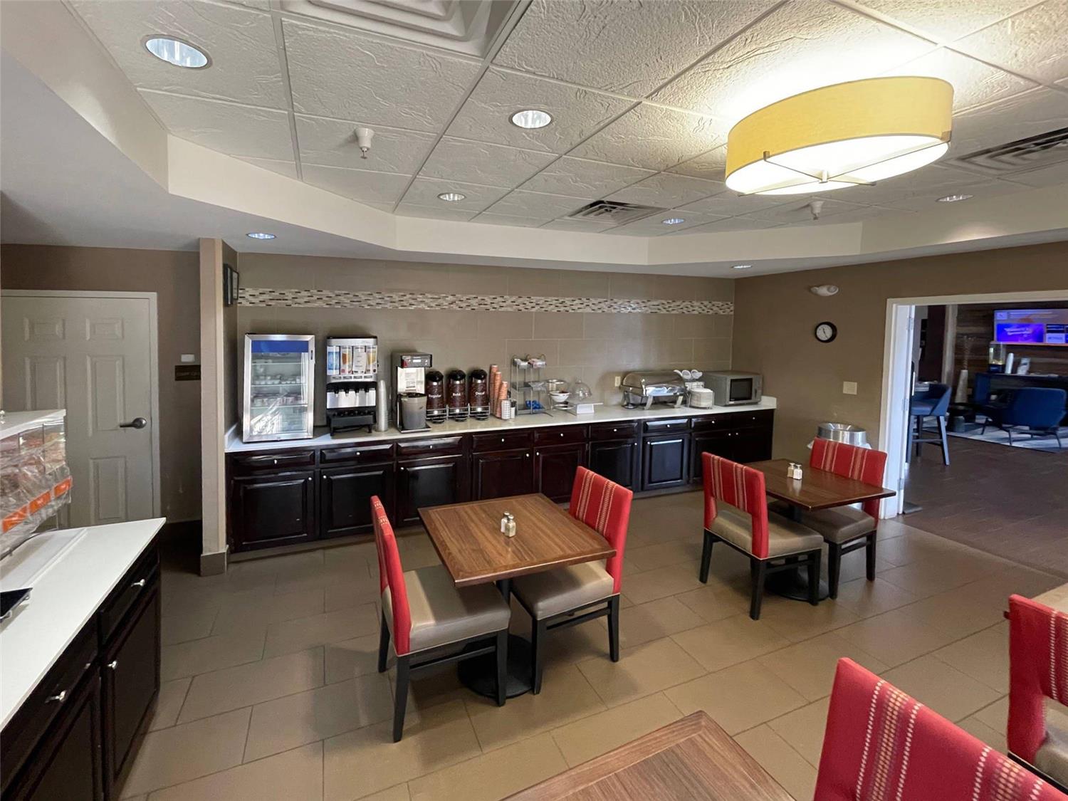 restaurant cafeteria