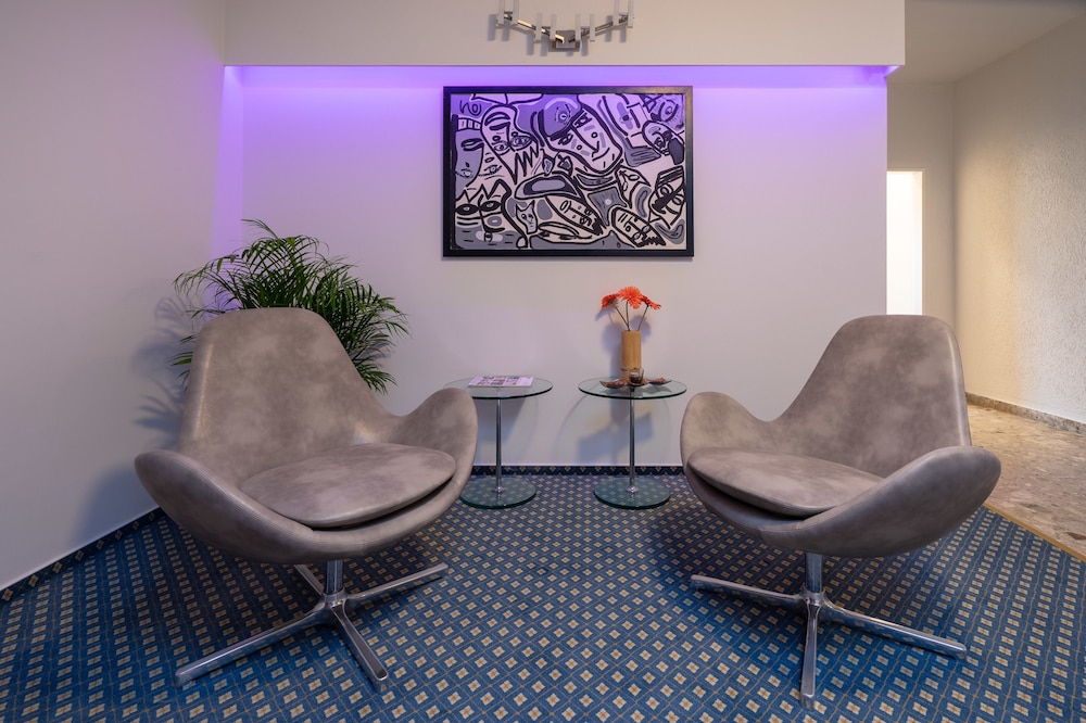 Confour Hotel 40/50