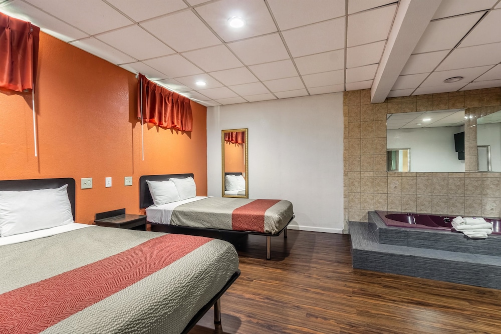 Motel6 Elizabeth, NJ - Newark Liberty Intl Airport 20/45