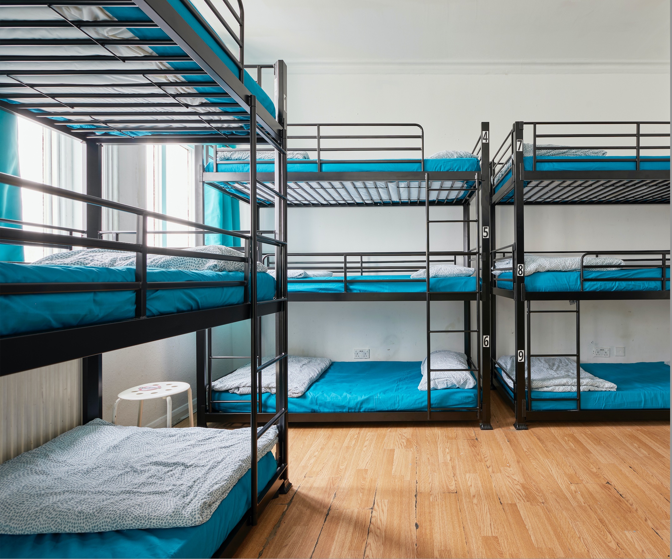 Private, Mixed Dorm, 6 Beds, Shared Bathroom