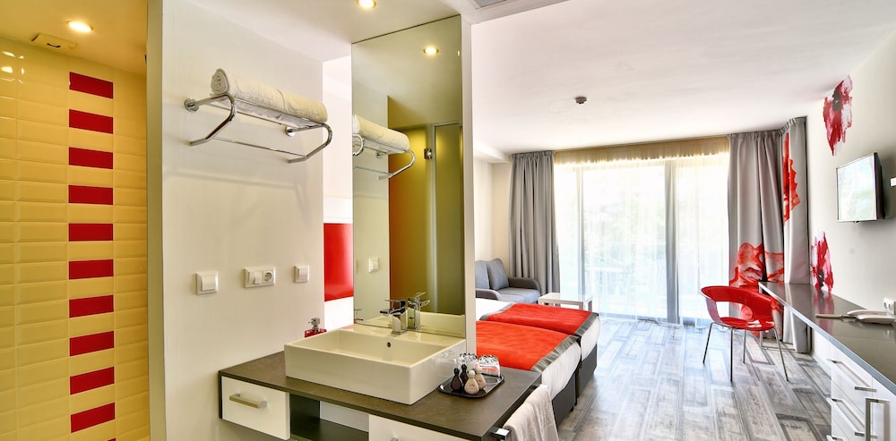 Grifid Hotel Foresta 36/40