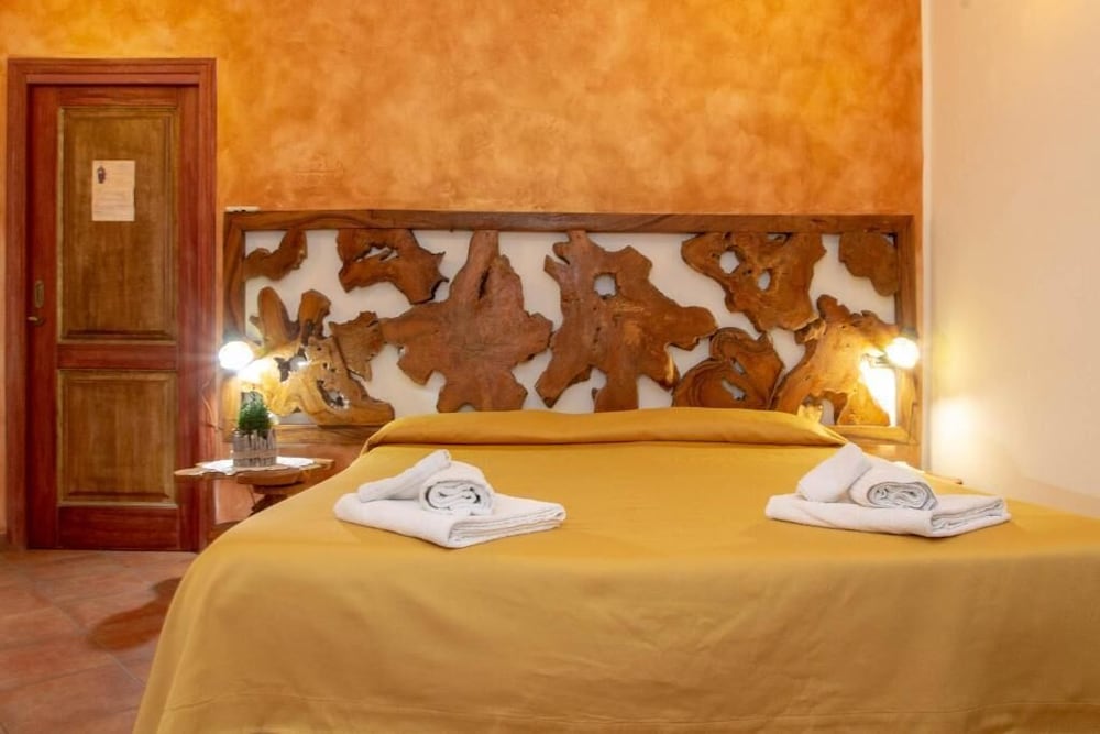 Donnaciccina Accomodation 6/50