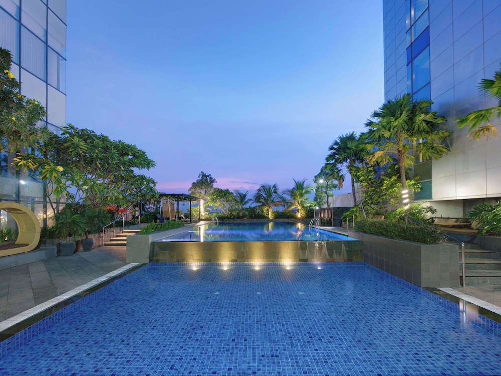 Novotel Samator Surabaya Timur 66/70