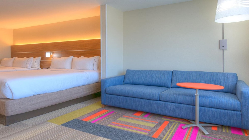 Holiday Inn Express Hotel Suites Mount Pleasant 23/61