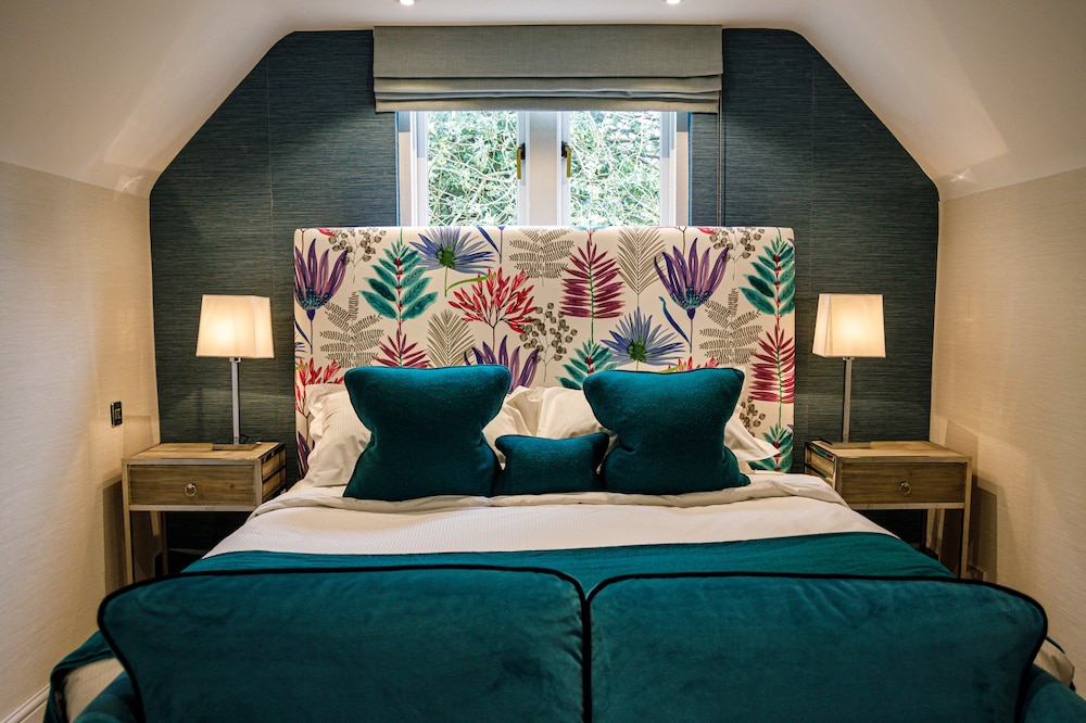 Langshott Manor 55/76
