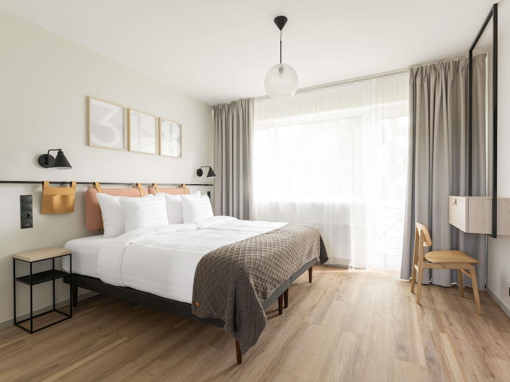 SUPERIOR, KING BED
