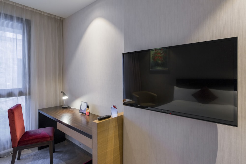 In Sky Hotel 9/46