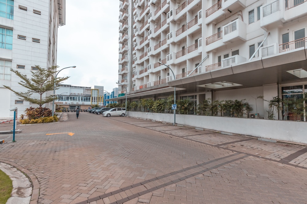 OYO 1948 Apartement Sentul Tower 17/19